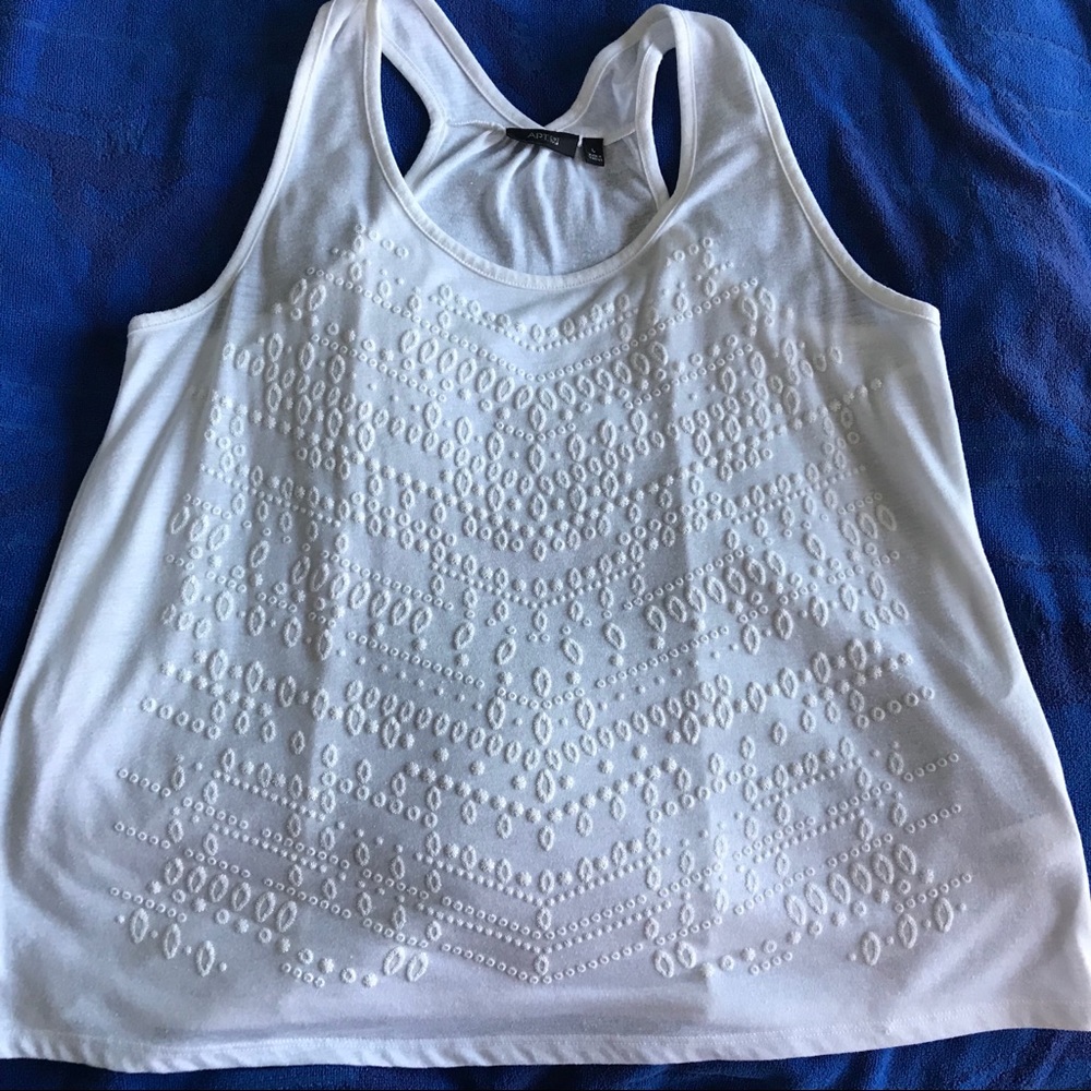 White sleeveless top, size L. 3/$15. ( Bundle)